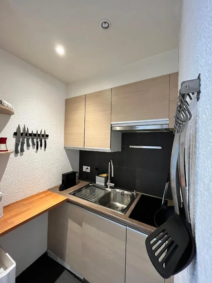 Boutique Central Studio, 5' From The Lake Geneva 0*,