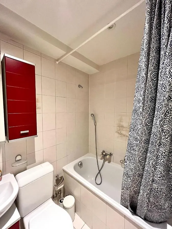 Boutique Central Studio, 5' From The Lake Geneva 0*,  Switzerland