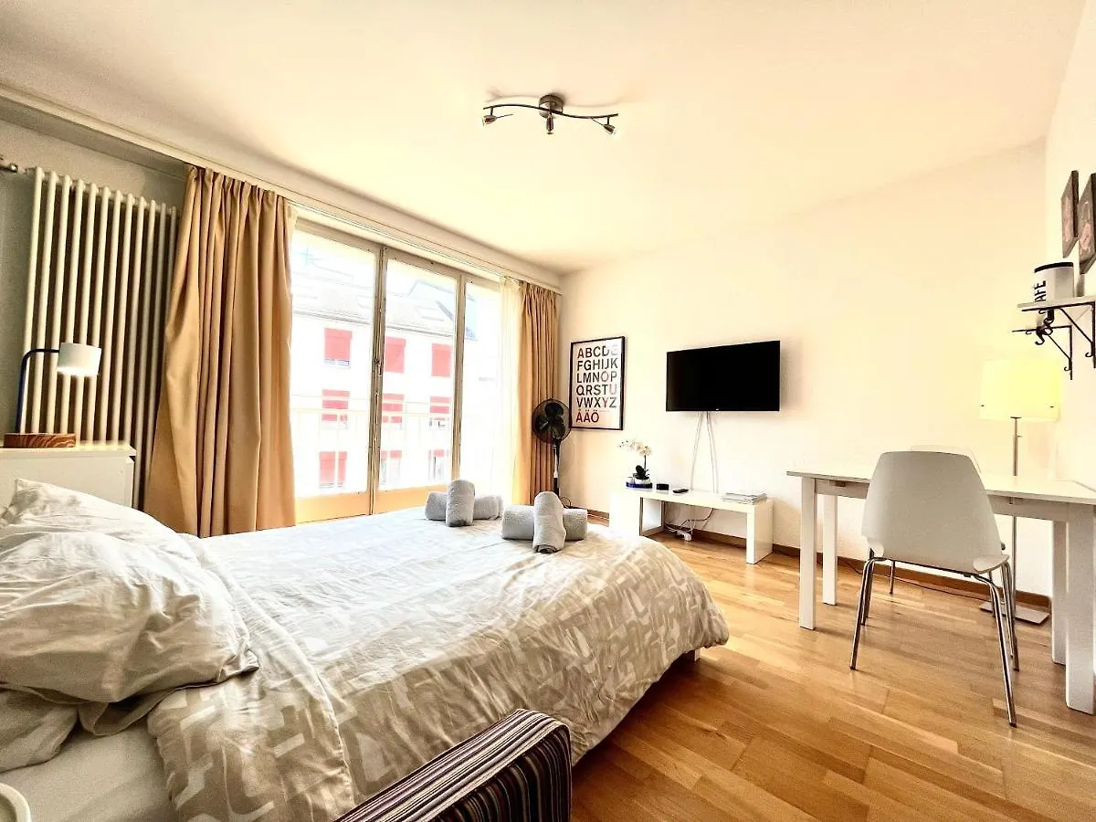 Boutique Central Studio, 5' From The Lake Geneva 0*,  Switzerland