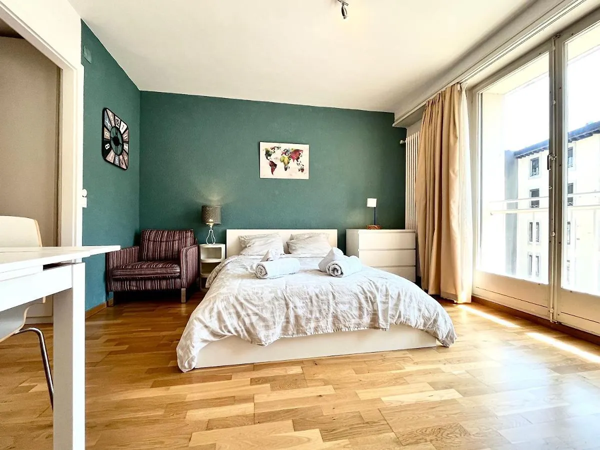 Boutique Central Studio, 5' From The Lake Geneva