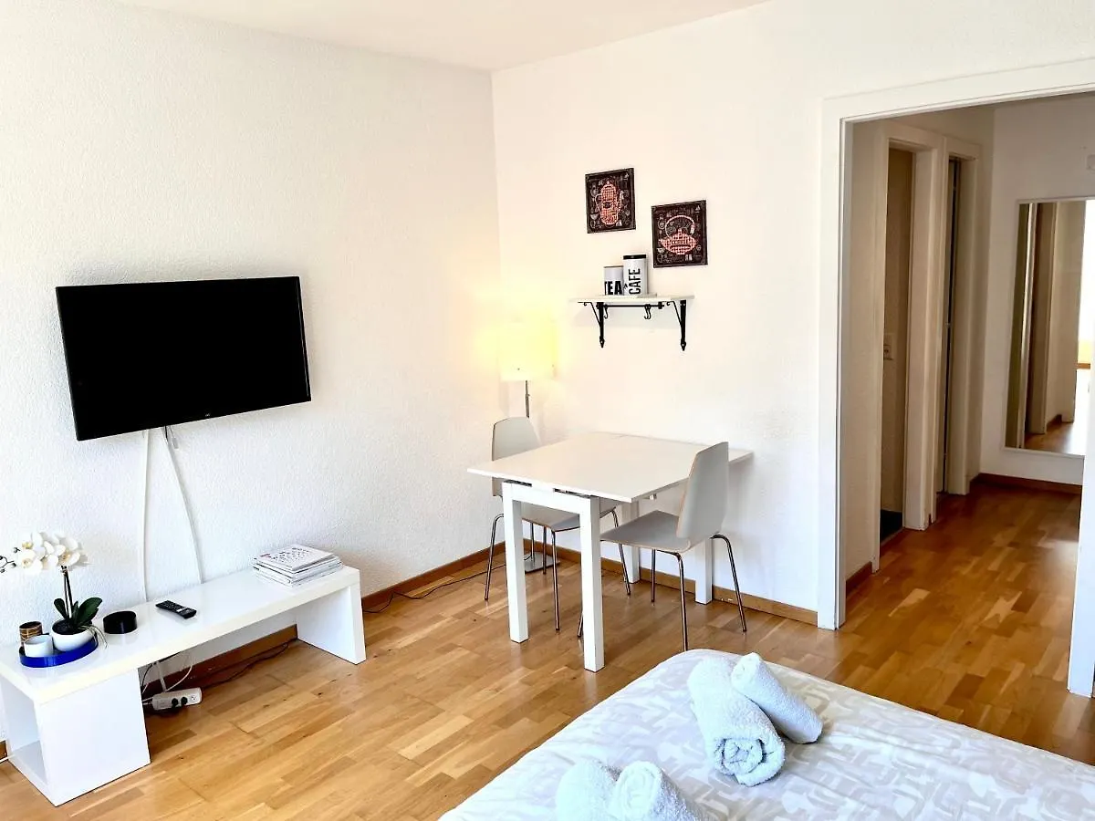 Boutique Central Studio, 5' From The Lake Geneva